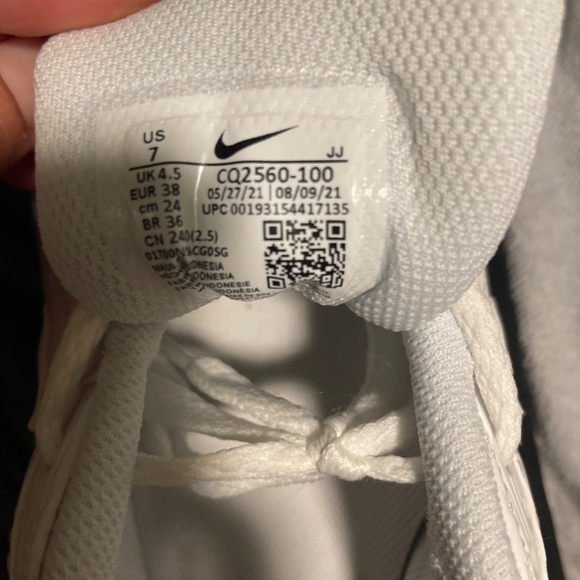 Air Max - Picture 3 of 3